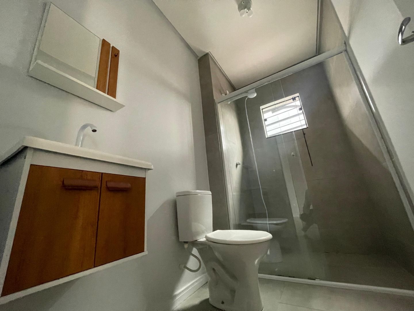 Apartamento à venda no Azambuja: Banheiro da suíte