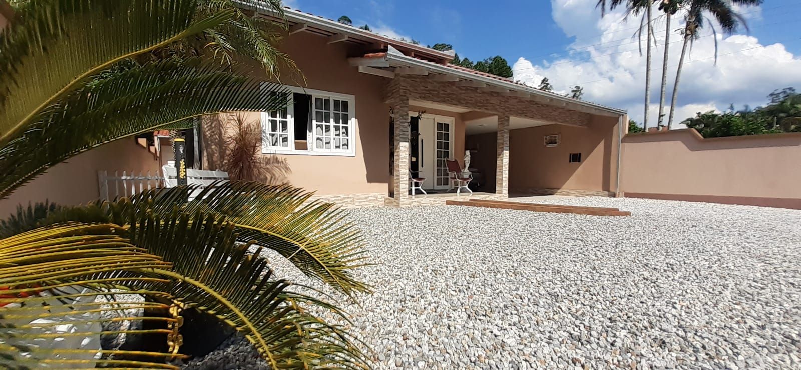 Casa à venda no Primeiro de Maio: 