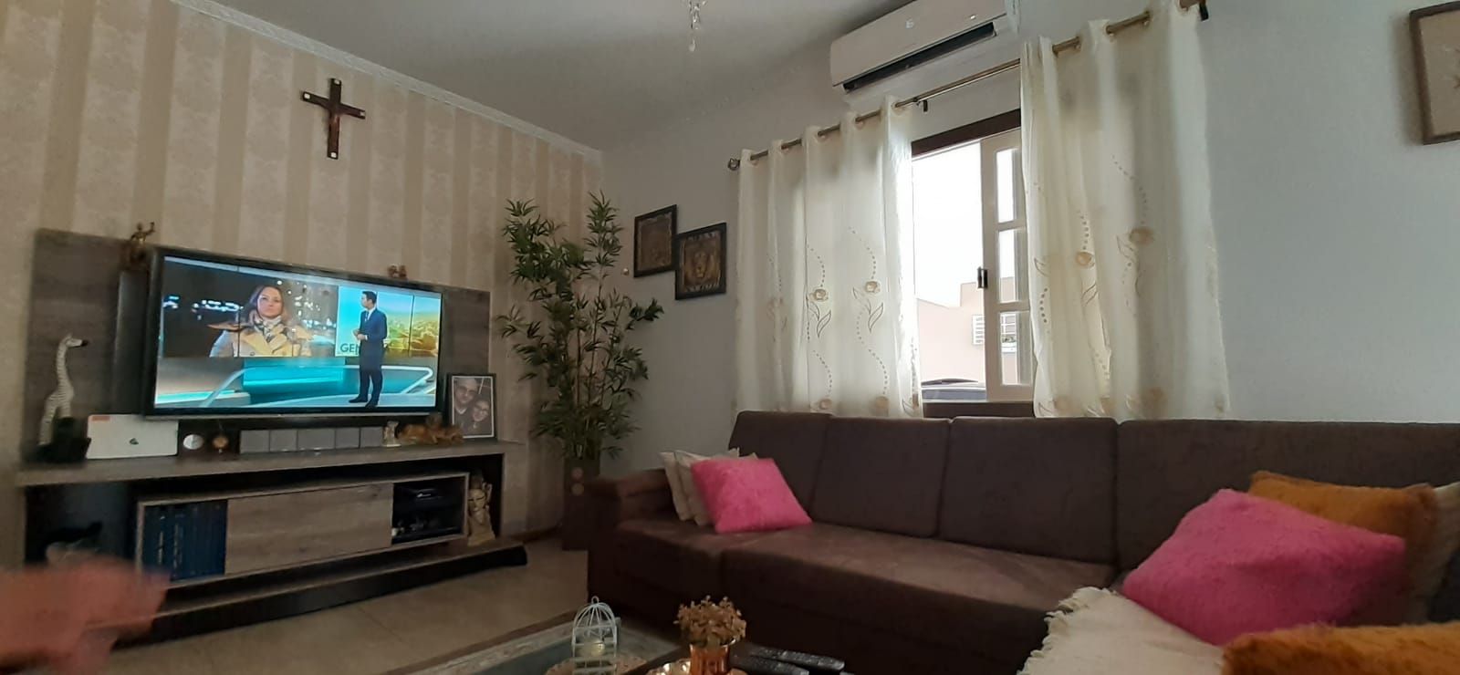 Casa à venda no Primeiro de Maio: 