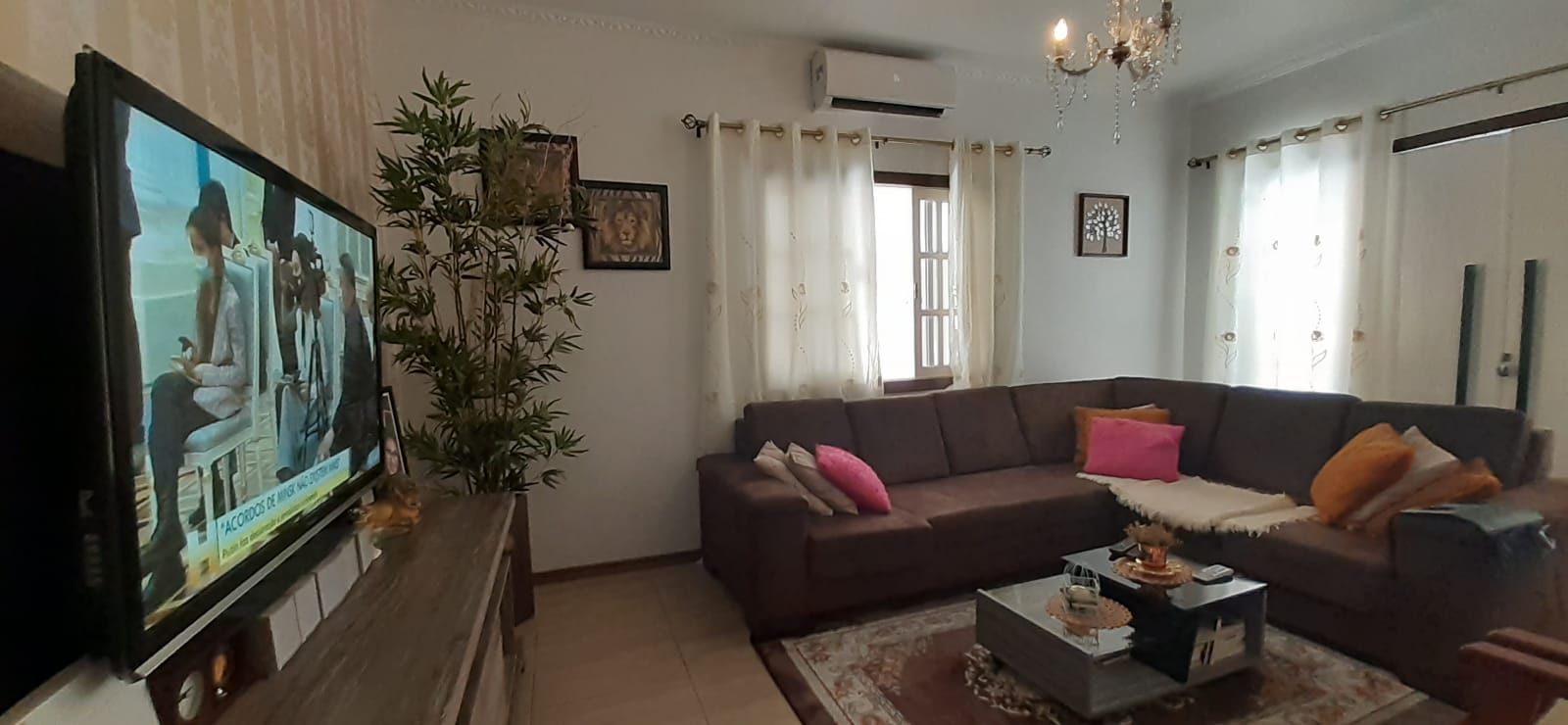 Casa à venda no Primeiro de Maio: 