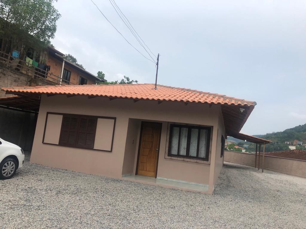 Casa à venda no Cedrinho: 