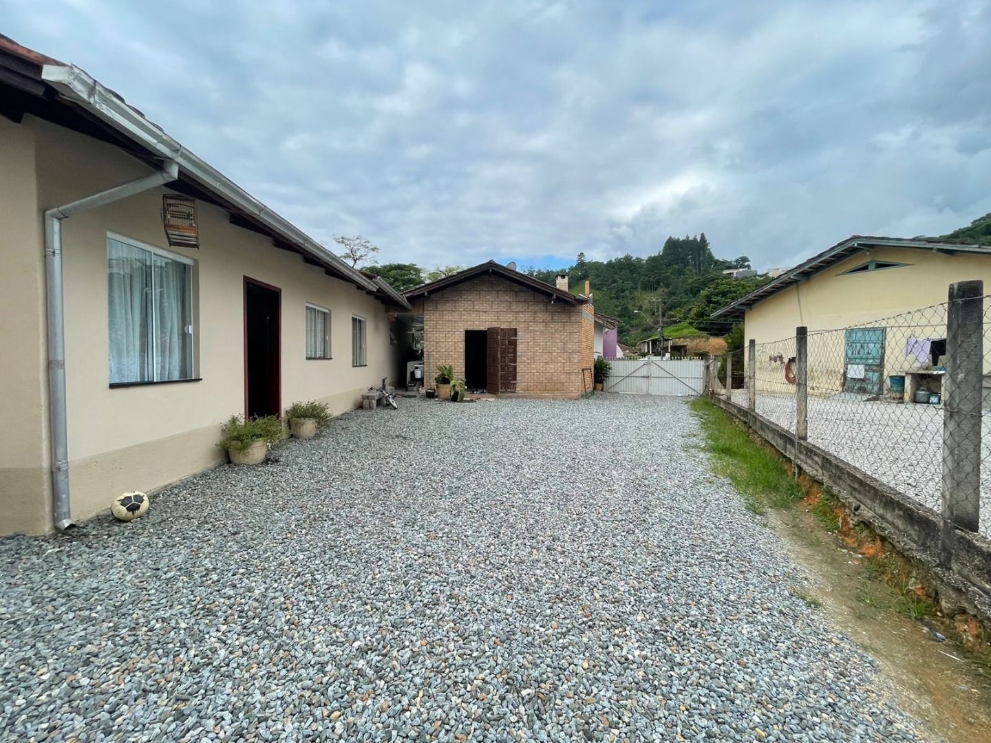 Casa à venda no Primeiro de Maio: 