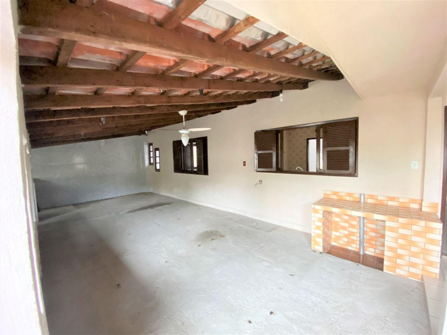 Casa à venda no Limoeiro: 