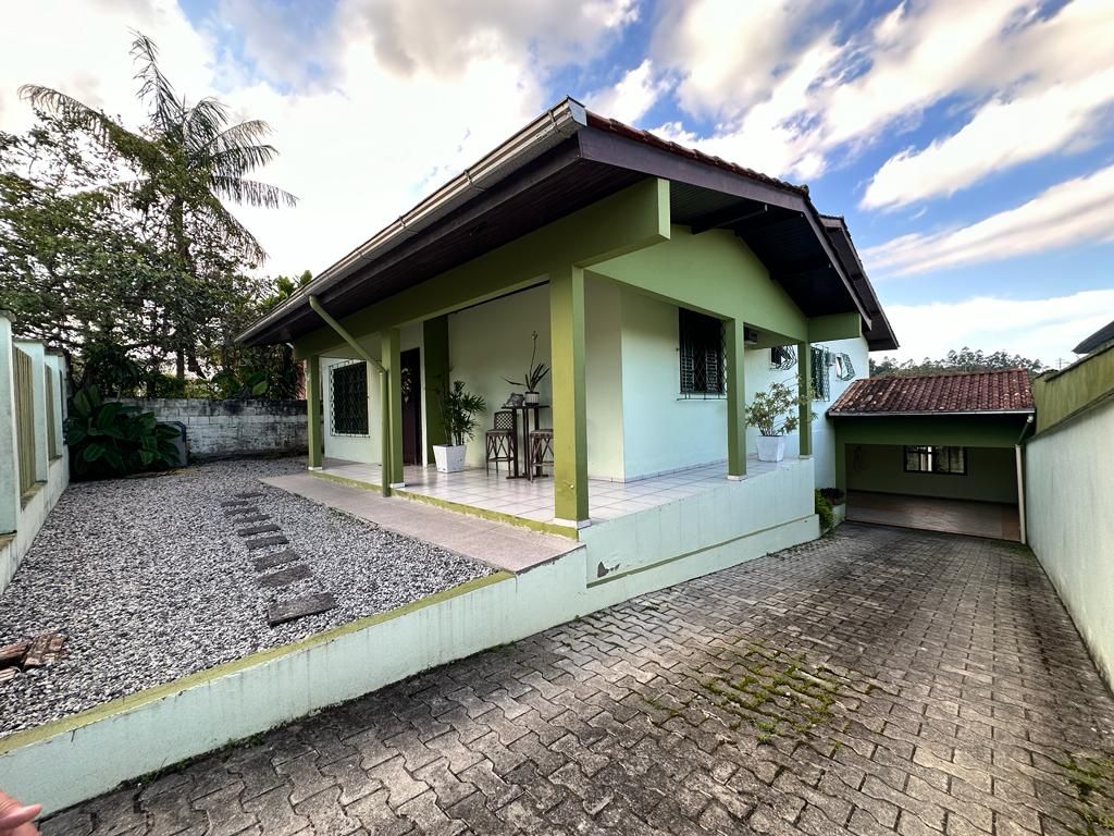 Casa à venda no Bateas: 