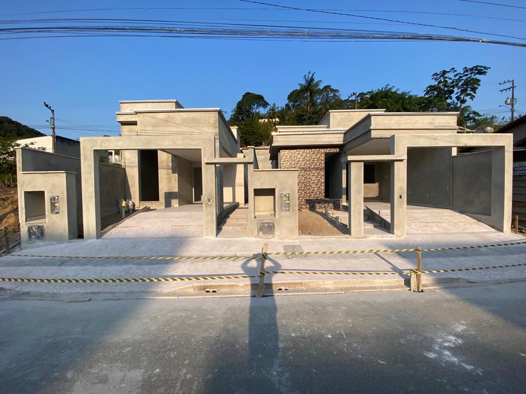 Casa à venda no Poço Fundo: 