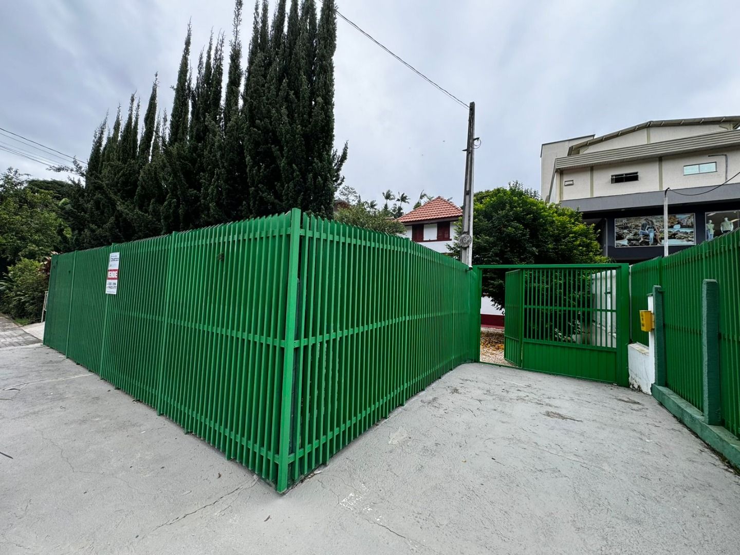 Casa à venda no Primeiro de Maio: 