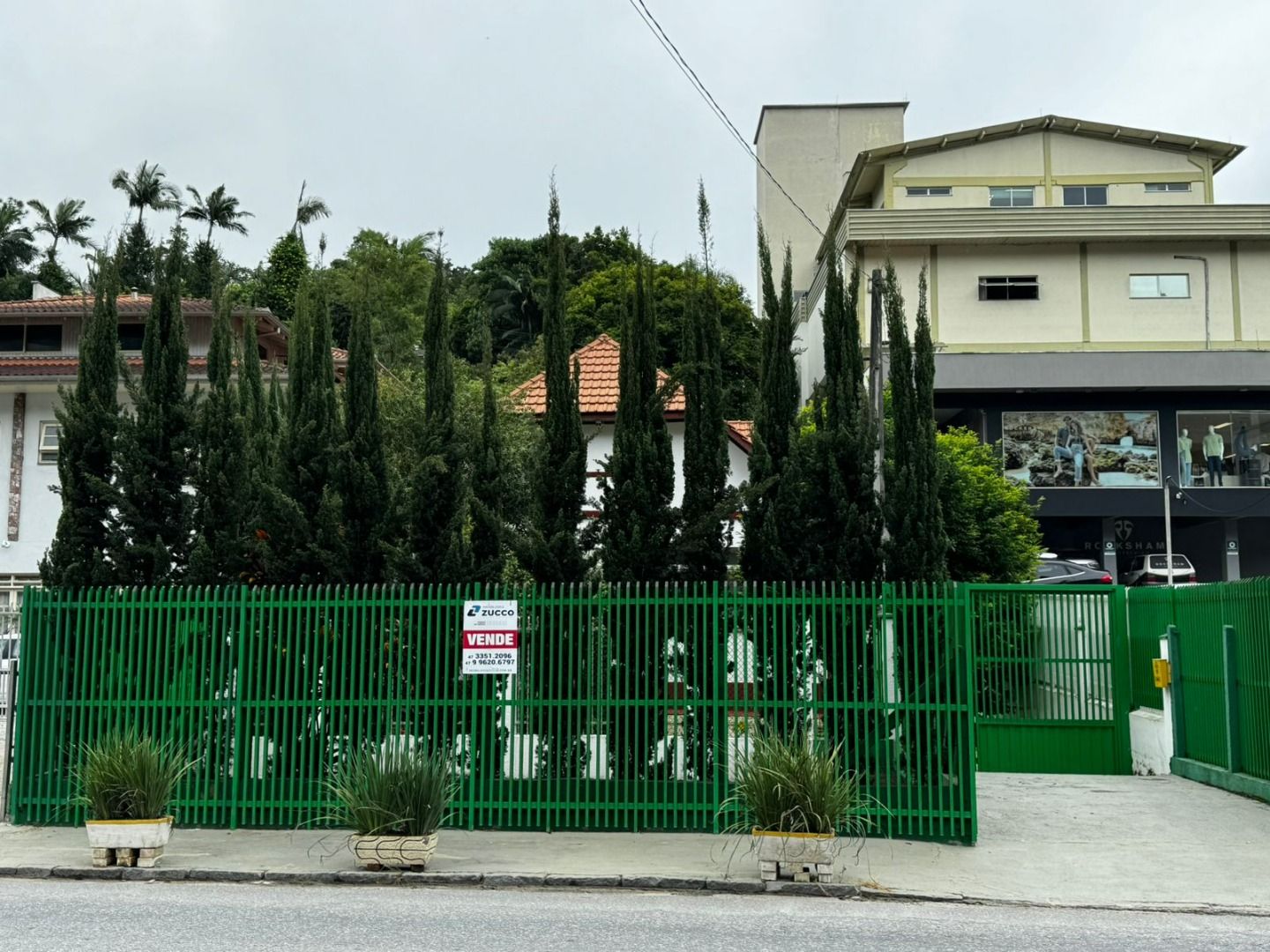 Casa à venda no Primeiro de Maio: 