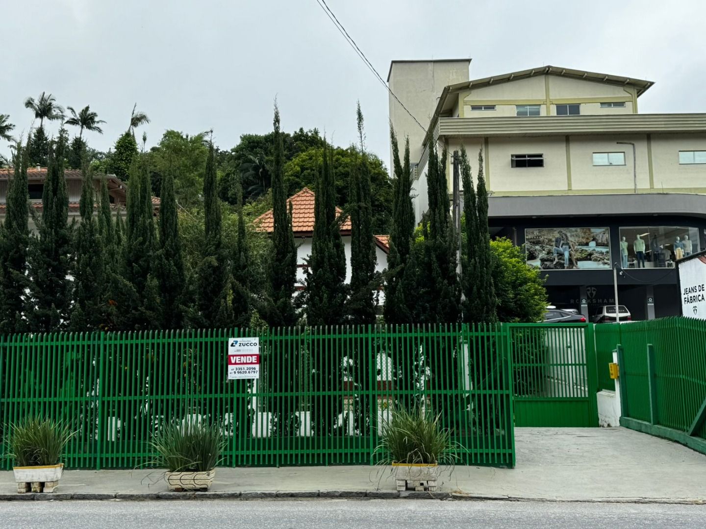 Casa à venda no Primeiro de Maio: 