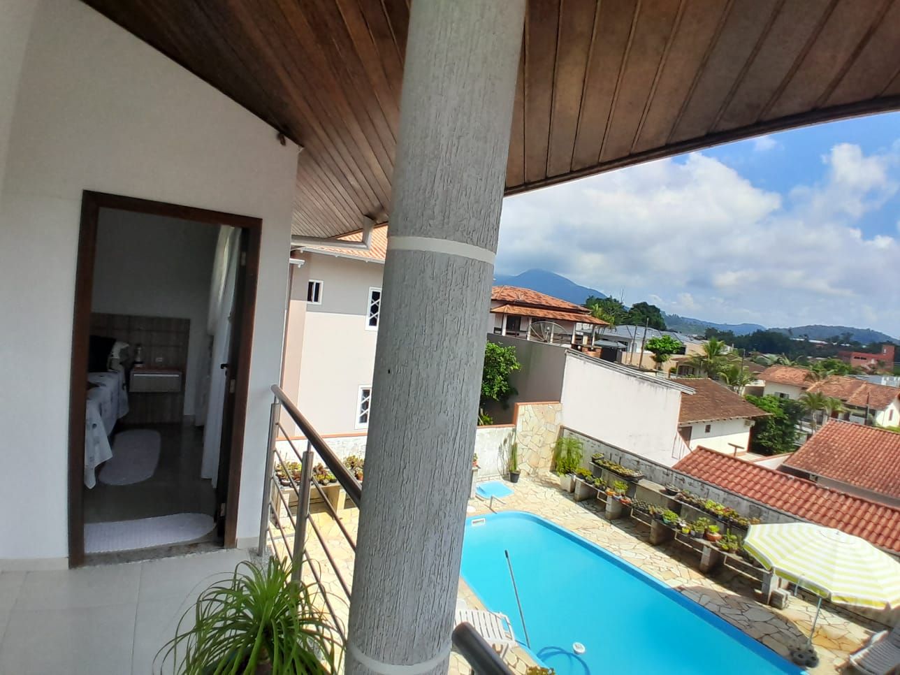 Casa à venda no Limoeiro: 