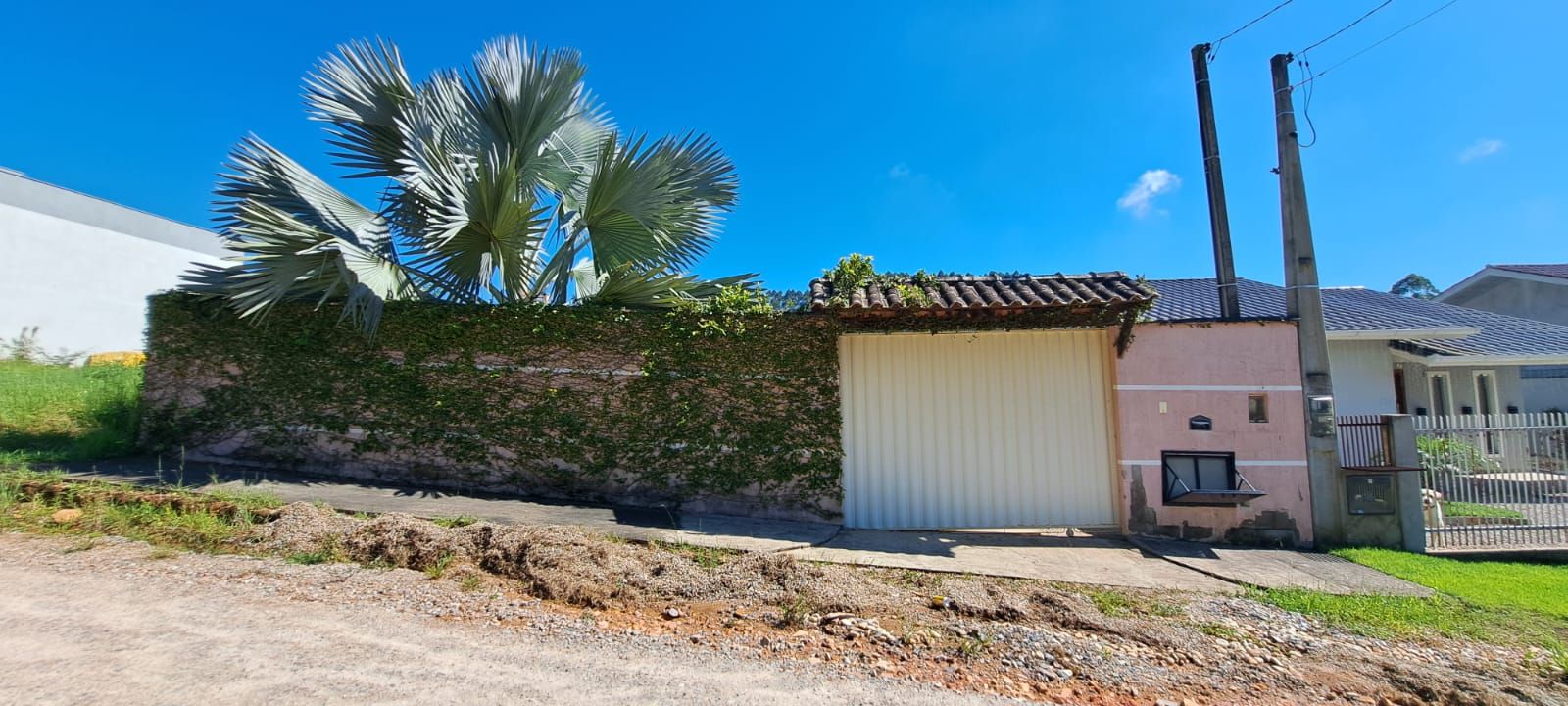 Casa à venda no Limoeiro: 