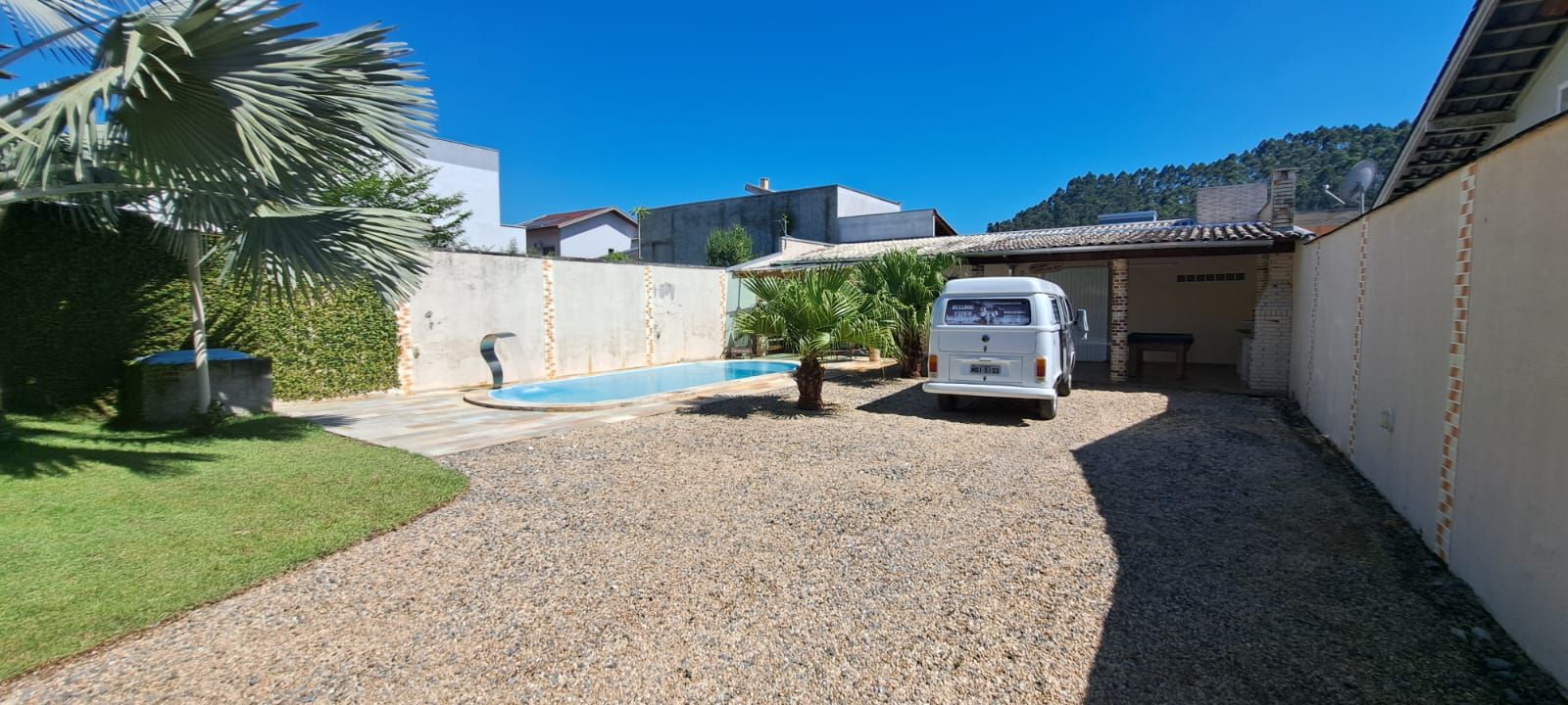 Casa à venda no Limoeiro: 