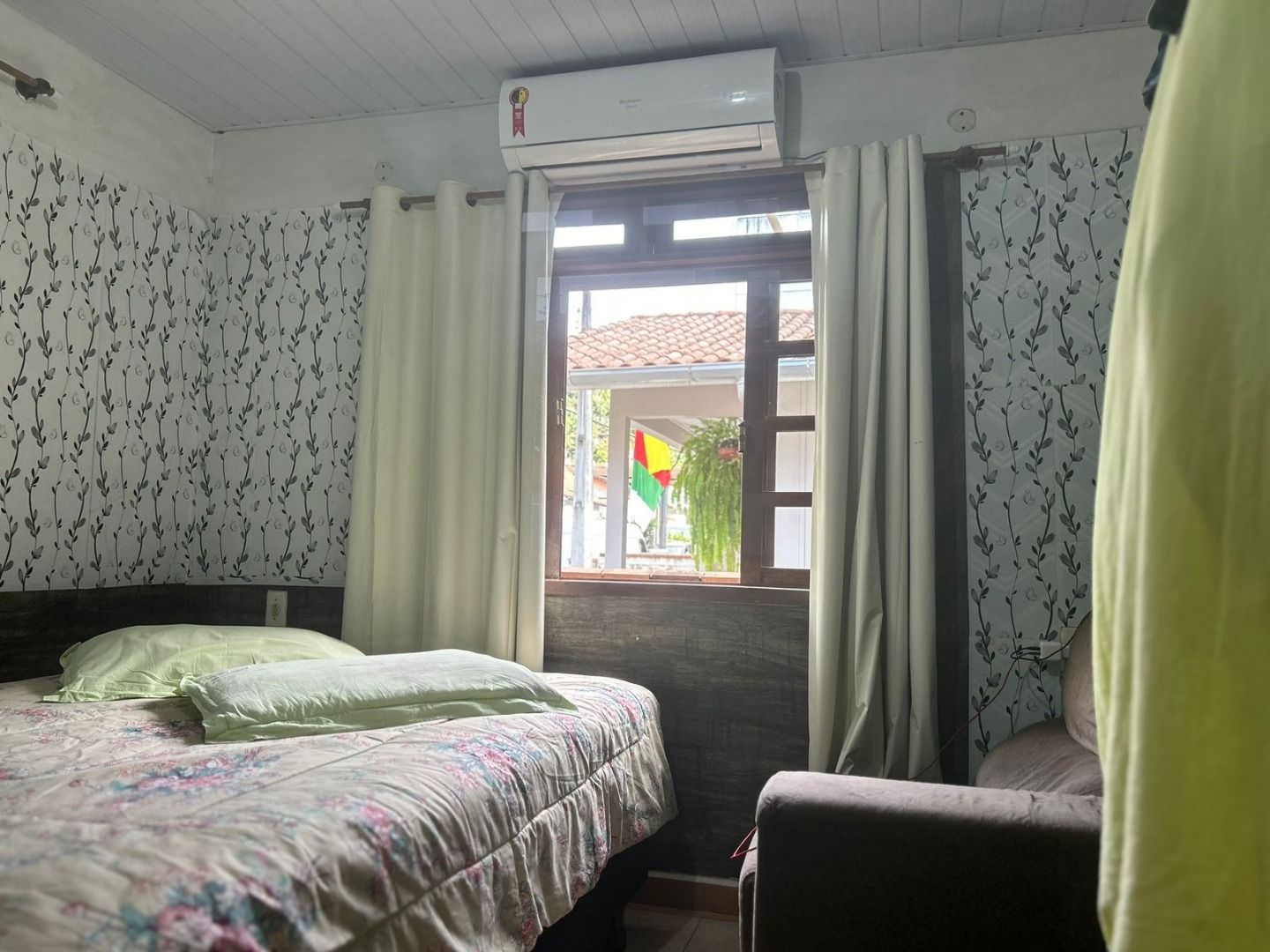 Casa à venda no Primeiro de Maio: 