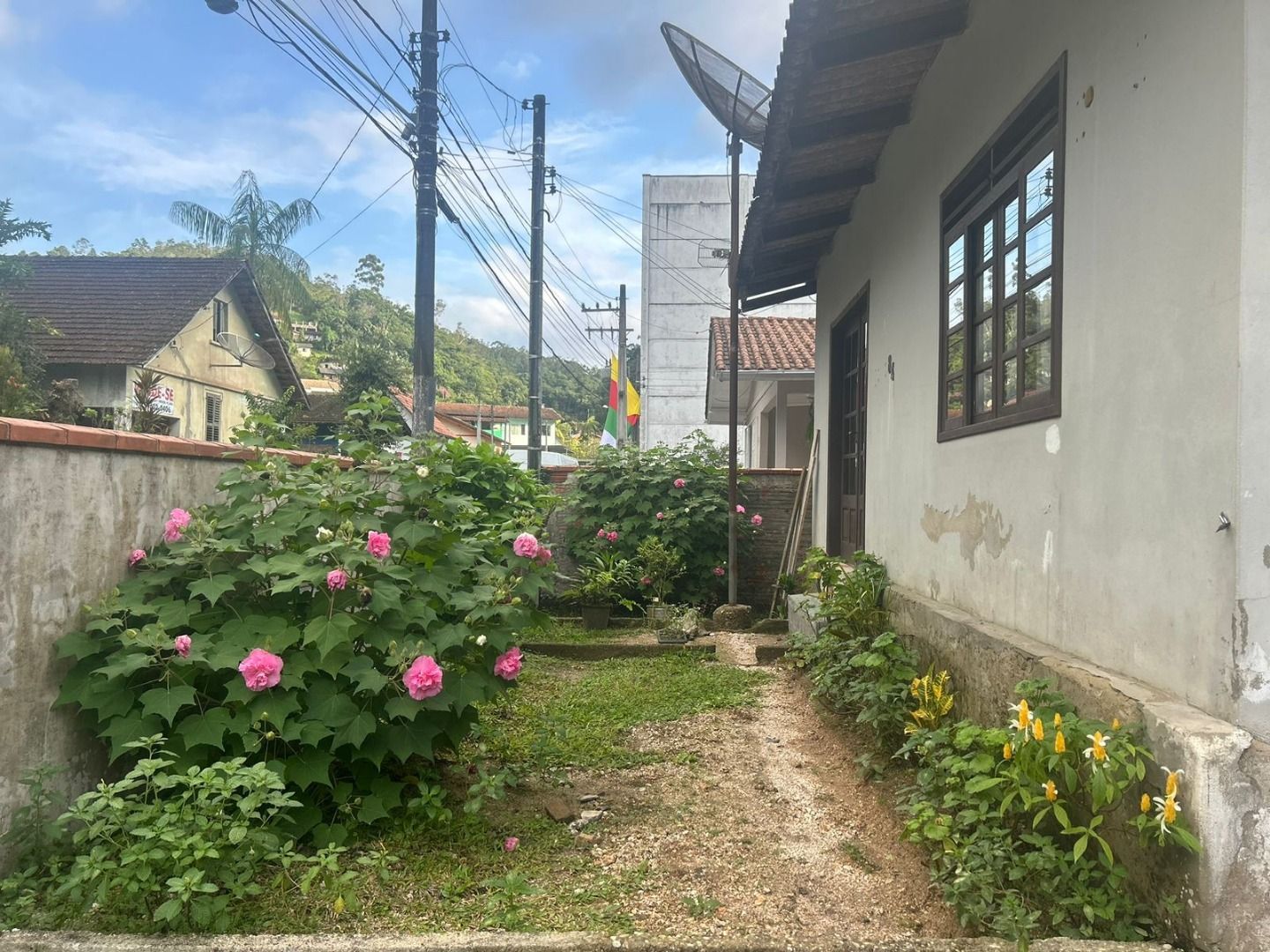 Casa à venda no Primeiro de Maio: 