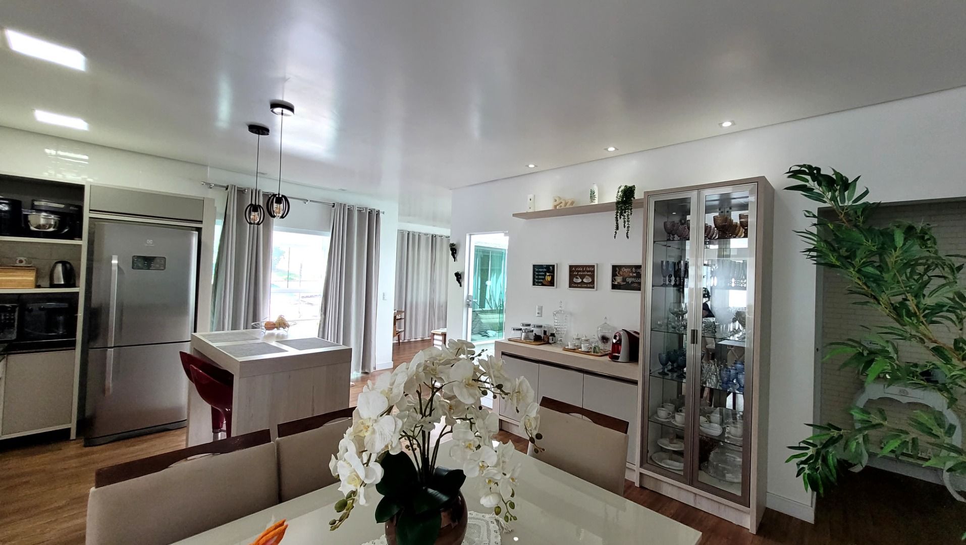 Casa à venda no Limoeiro: 