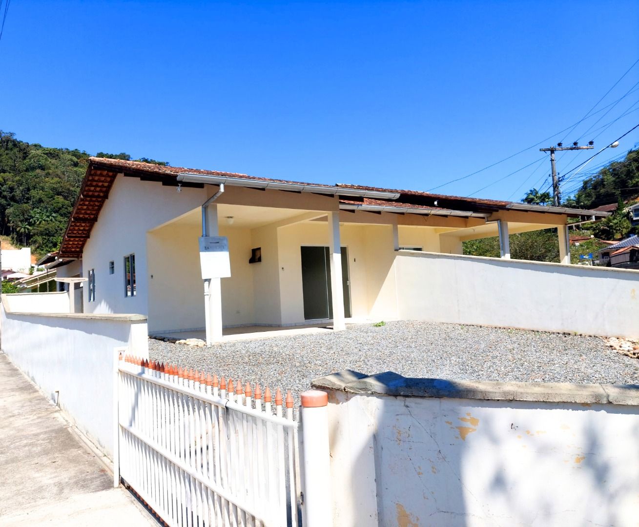 Casa à venda no Primeiro de Maio: 