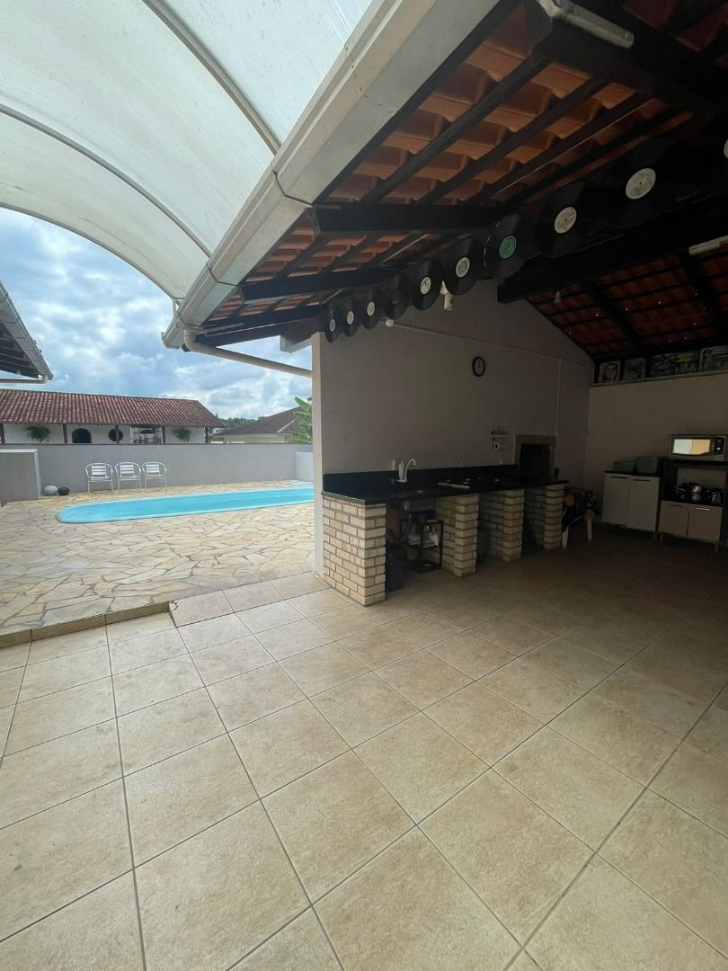 Casa à venda no Maluche: 