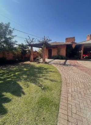 Casa à venda no Itacolomi: 