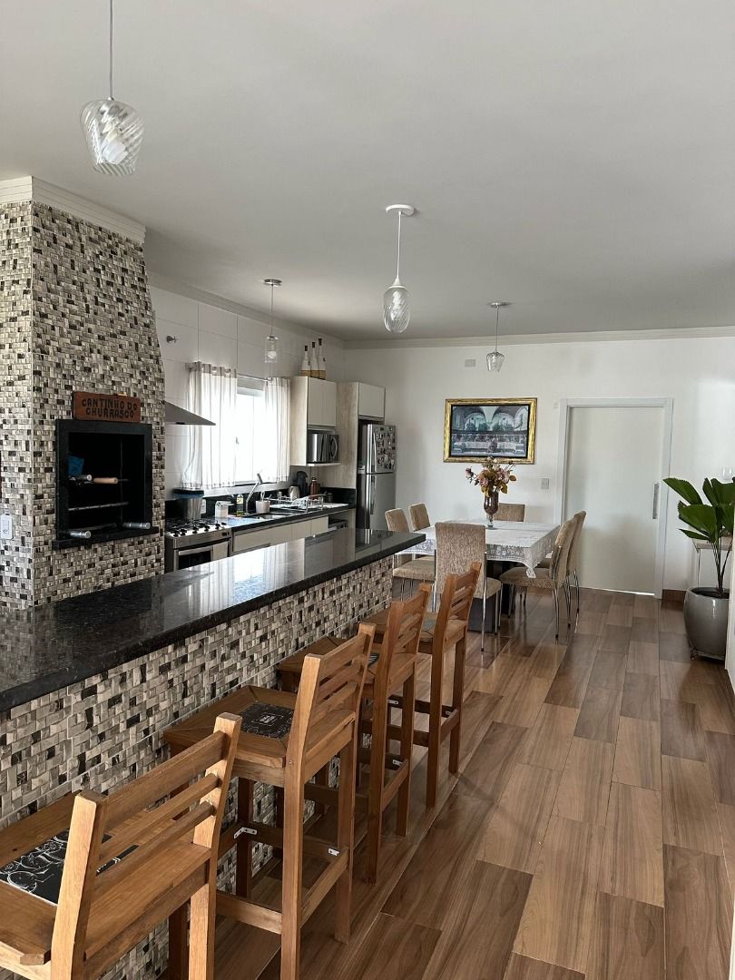 Casa à venda no Itacolomi: 