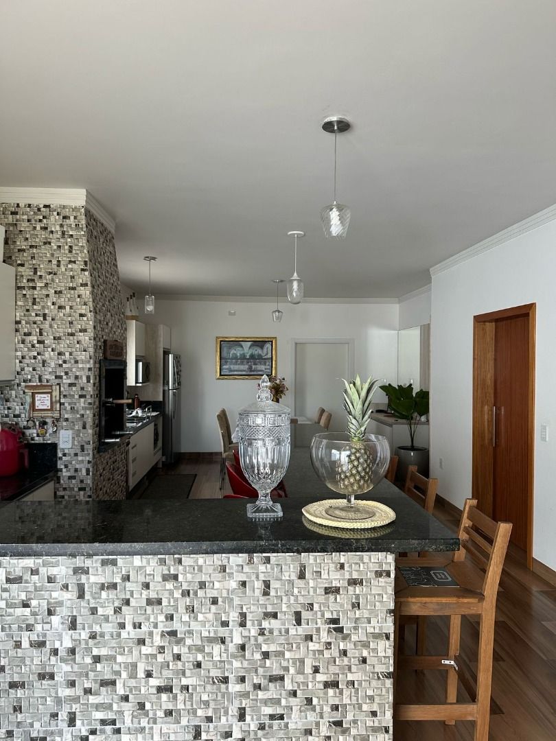 Casa à venda no Itacolomi: 