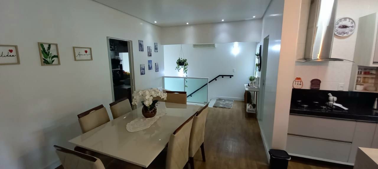 Casa à venda no Limoeiro: 