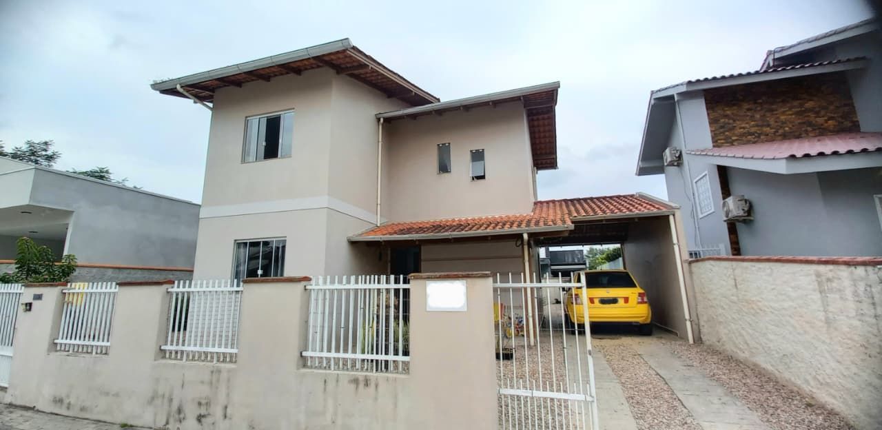 Casa à venda no Guarani: 