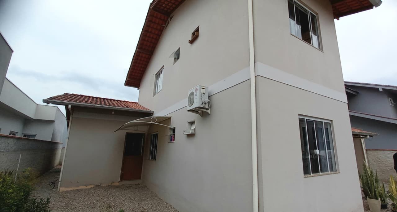 Casa à venda no Guarani: 