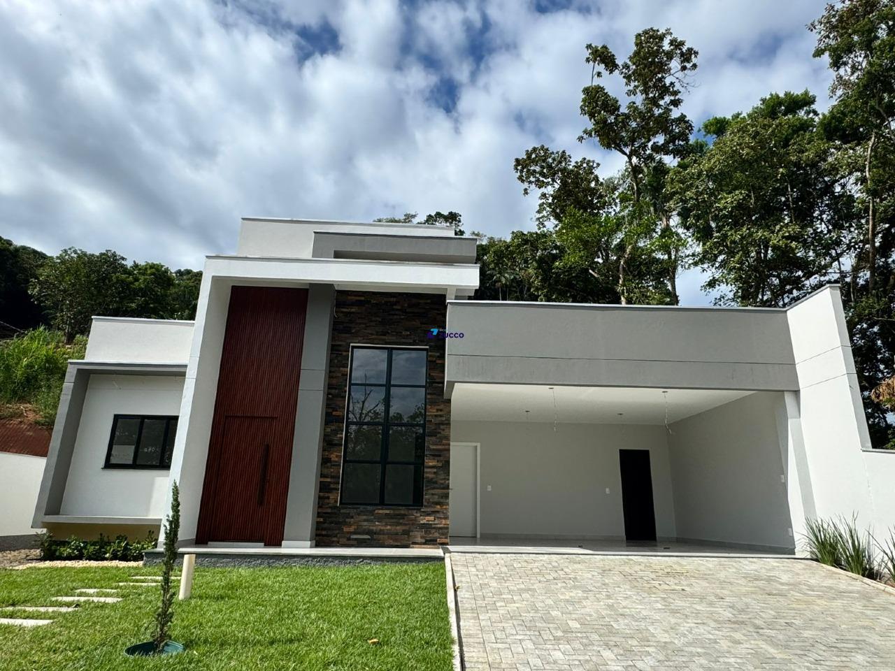 Casa à venda no Azambuja: fachada