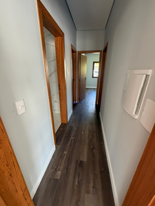 Casa à venda no Primeiro de Maio: 