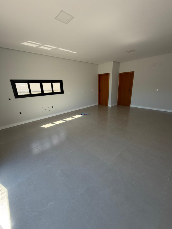 Casa à venda no Primeiro de Maio: 