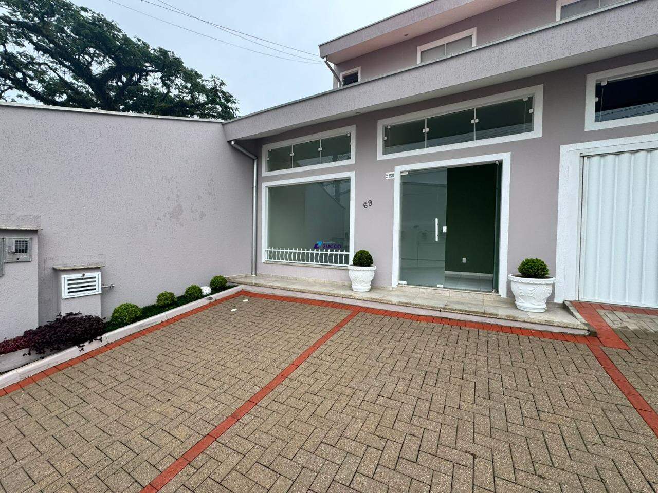 Sala para aluguel no Centro: 