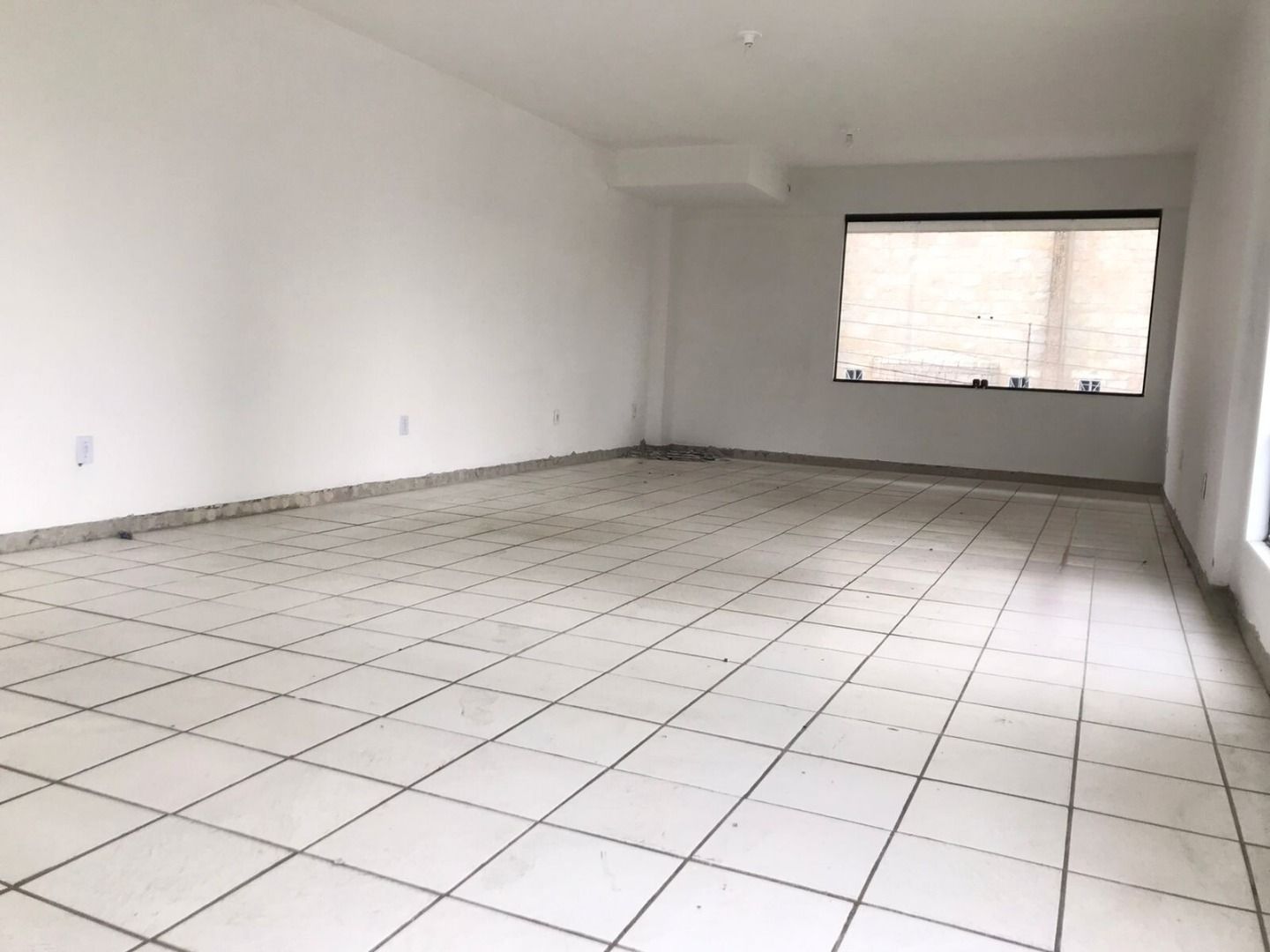 Sala à venda no Centro 1: 