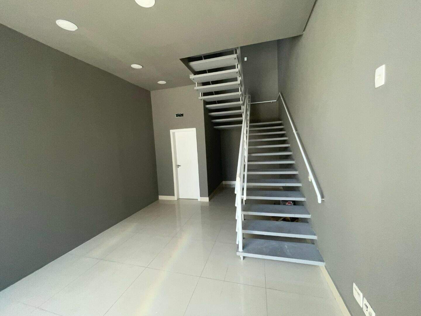 Sala para aluguel no Centro: 