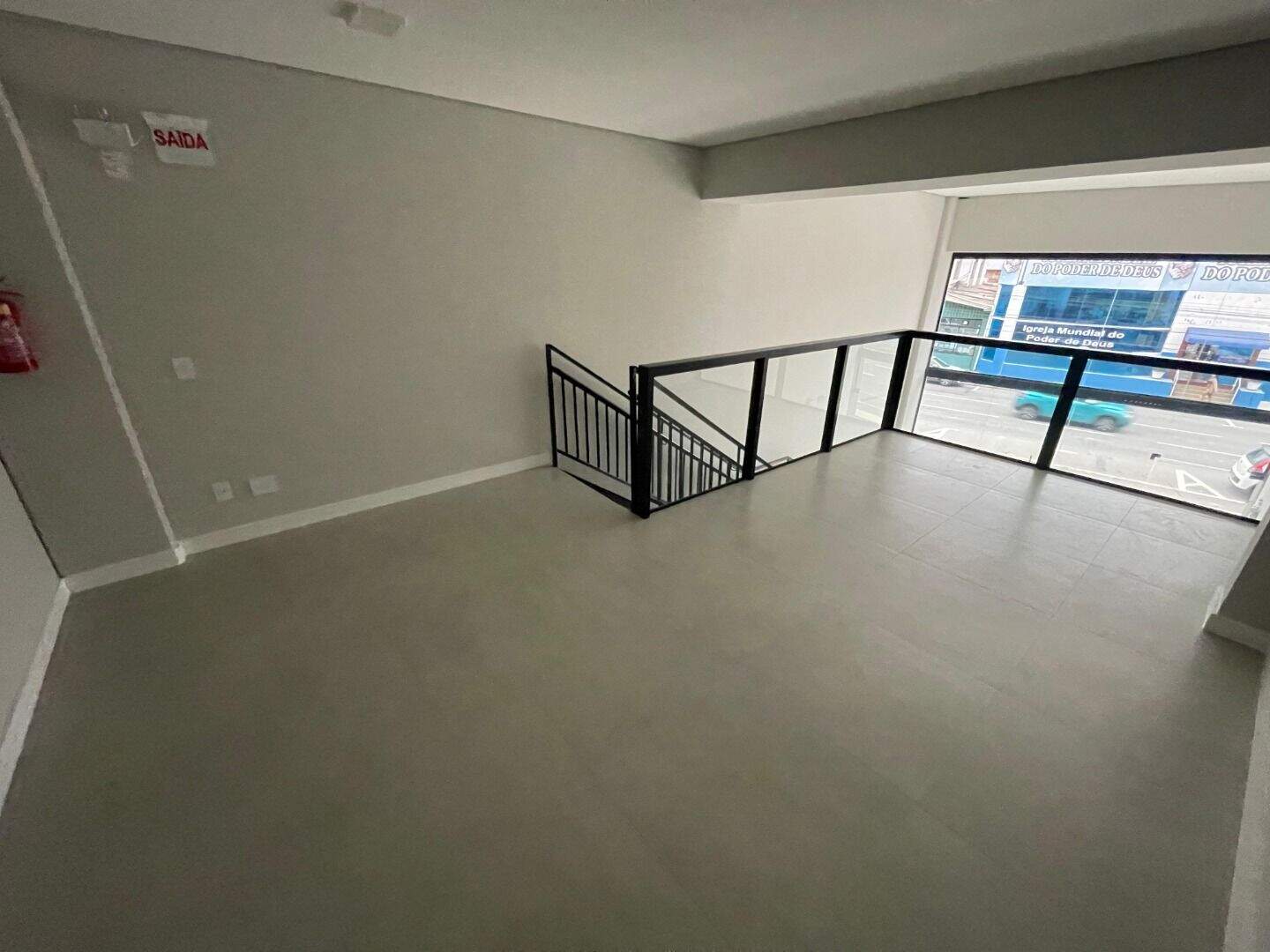 Sala para aluguel no Centro: 