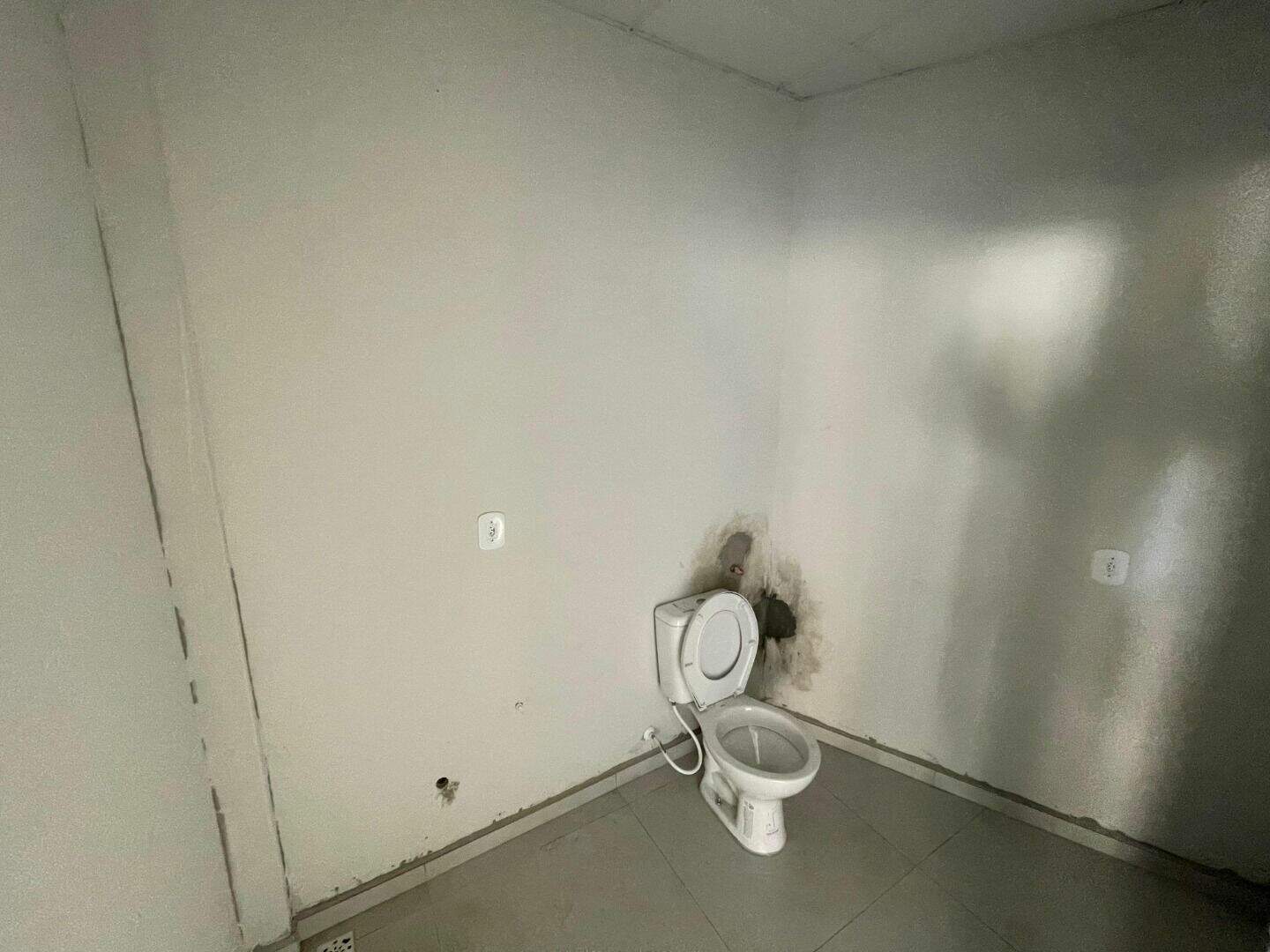 Sala para aluguel no Santa Terezinha: 