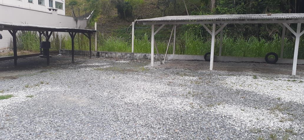 Terreno à venda no Azambuja: 