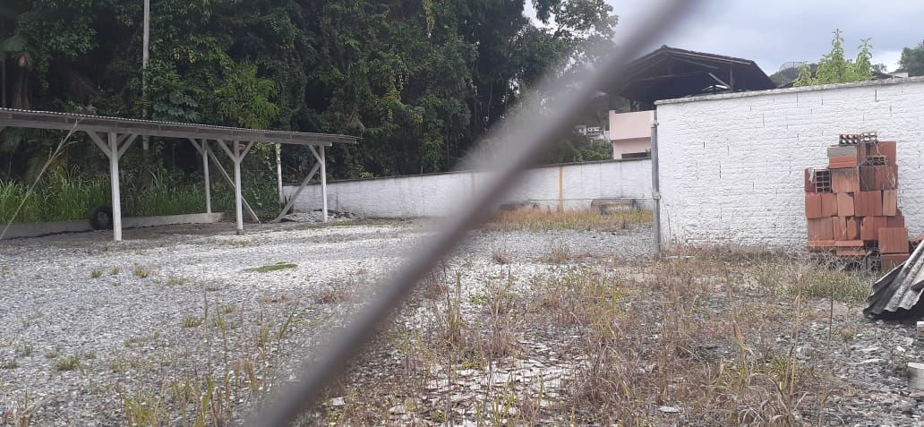 Terreno à venda no Azambuja: 