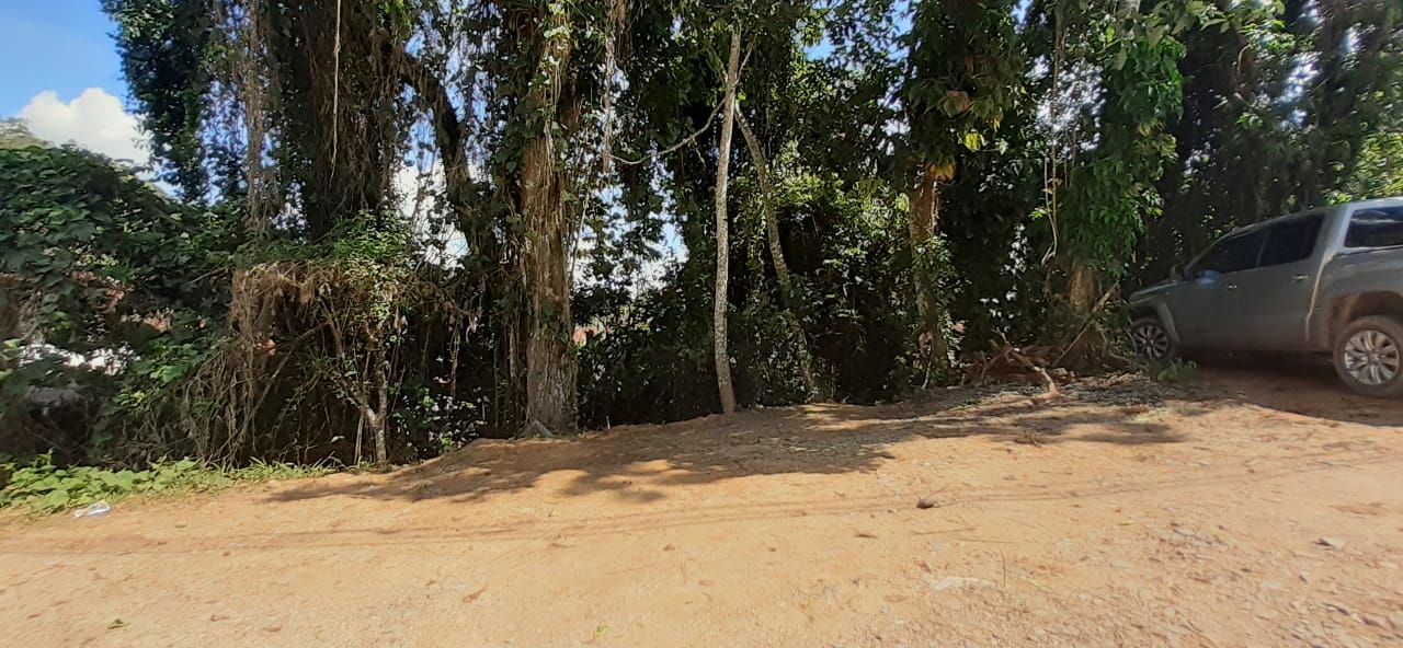 Terreno à venda no Primeiro de Maio: 