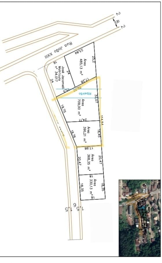 Terreno à venda no Primeiro de Maio: 