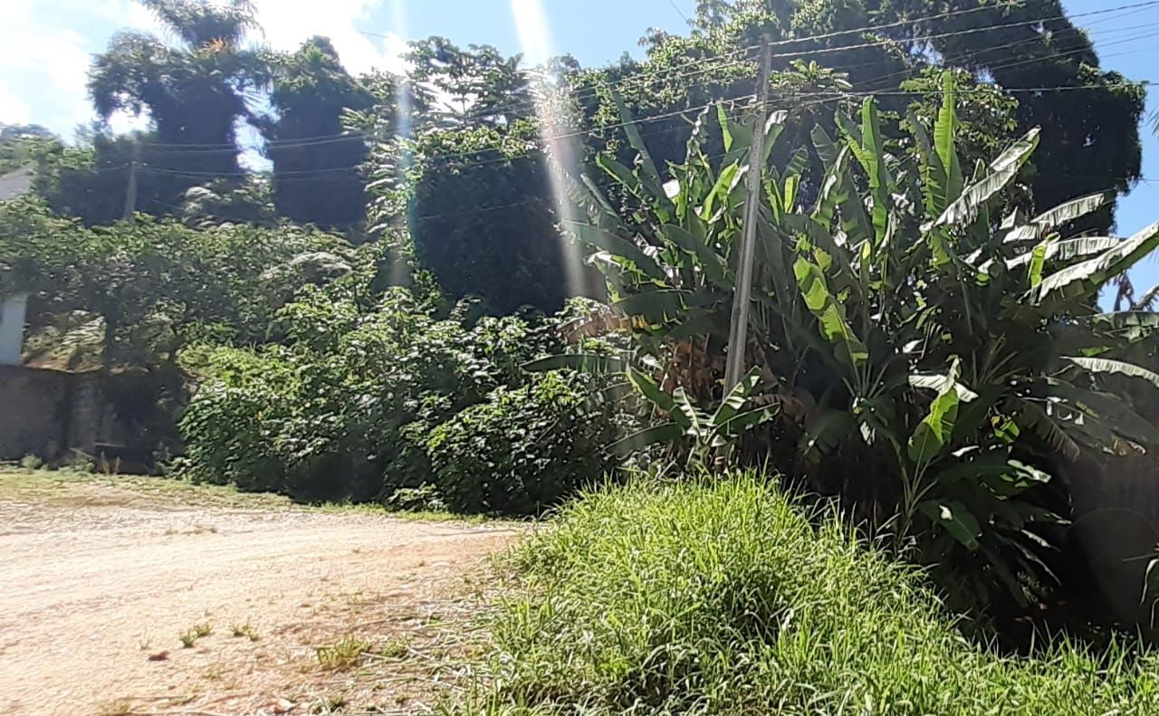 Terreno à venda no Primeiro de Maio: 