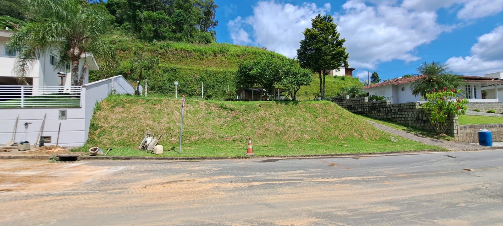 Terreno à venda no Limeira Baixa: 
