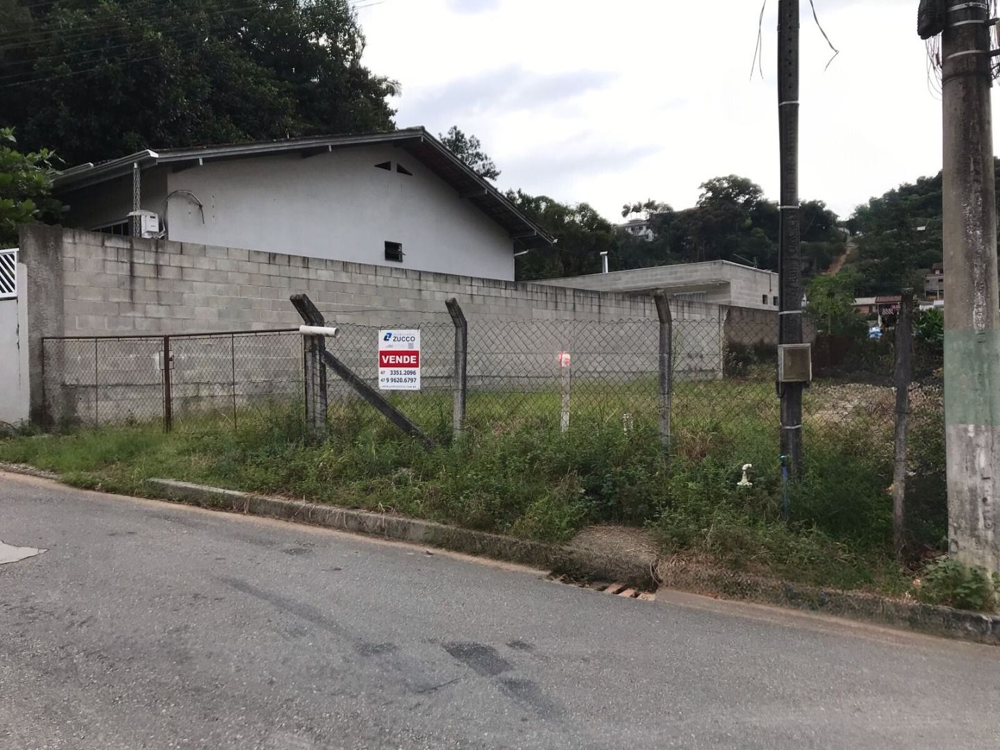 Terreno à venda no Bateas: 