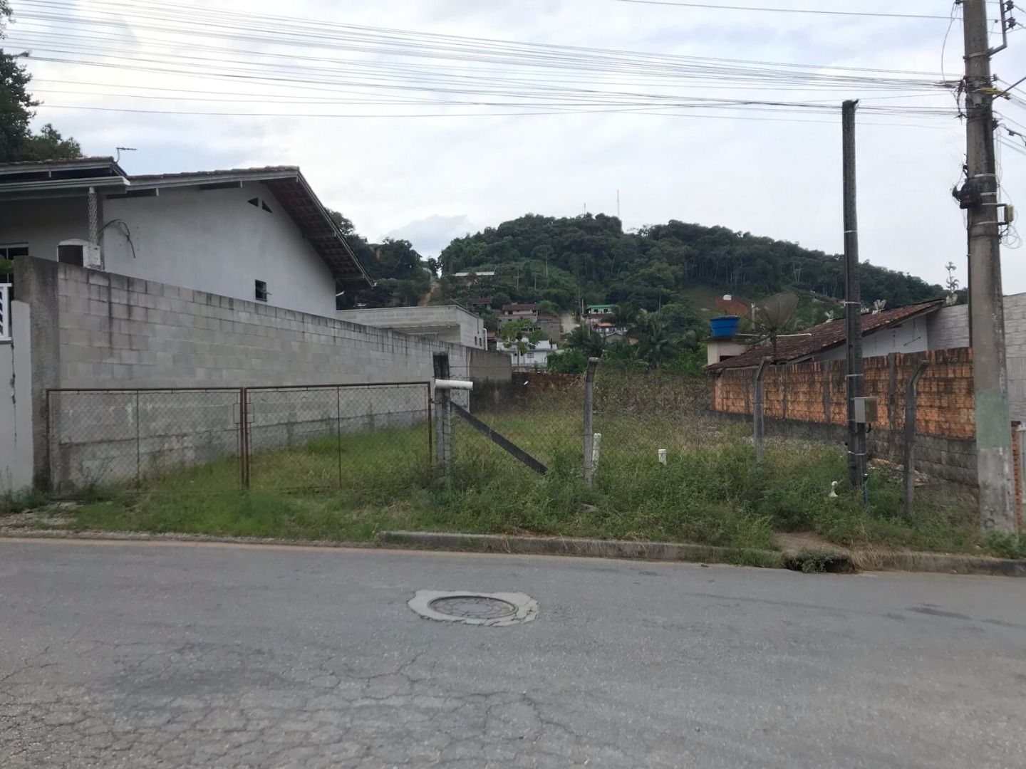 Terreno à venda no Bateas: 