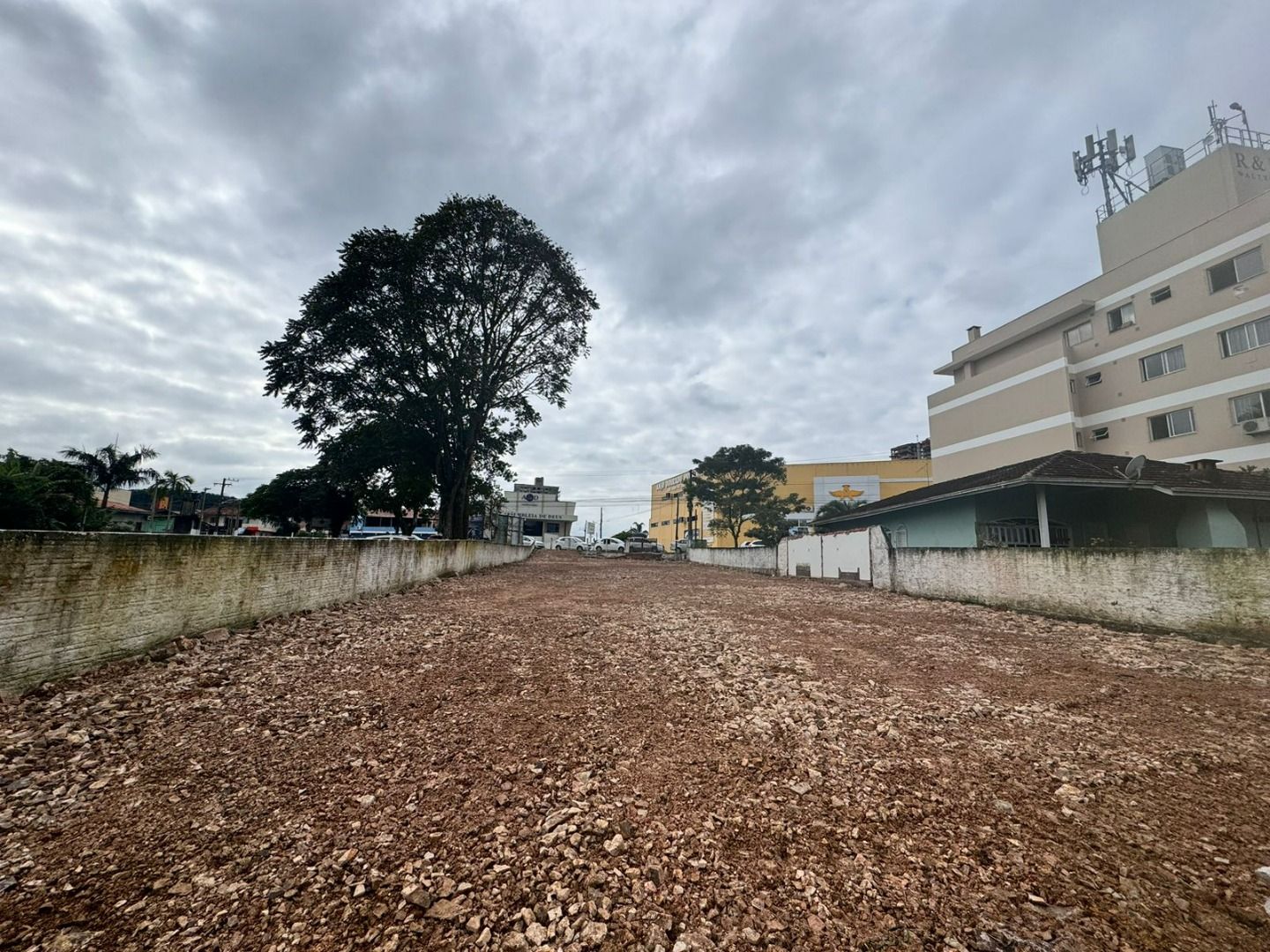 Terreno à venda no Praia de Armação: 