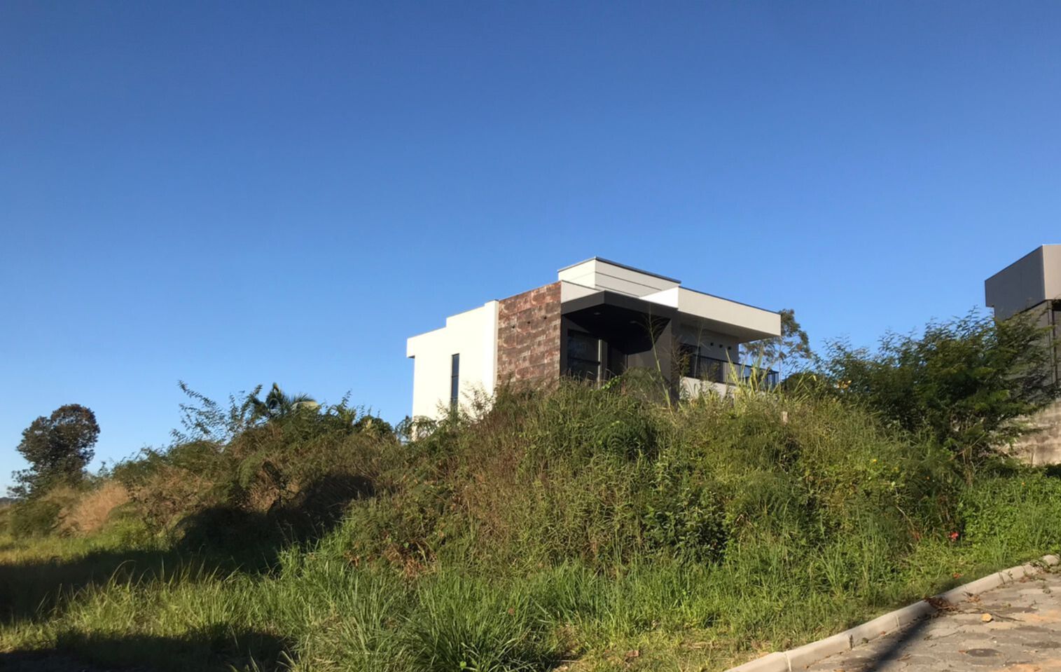 Terreno à venda no Primeiro de Maio: 