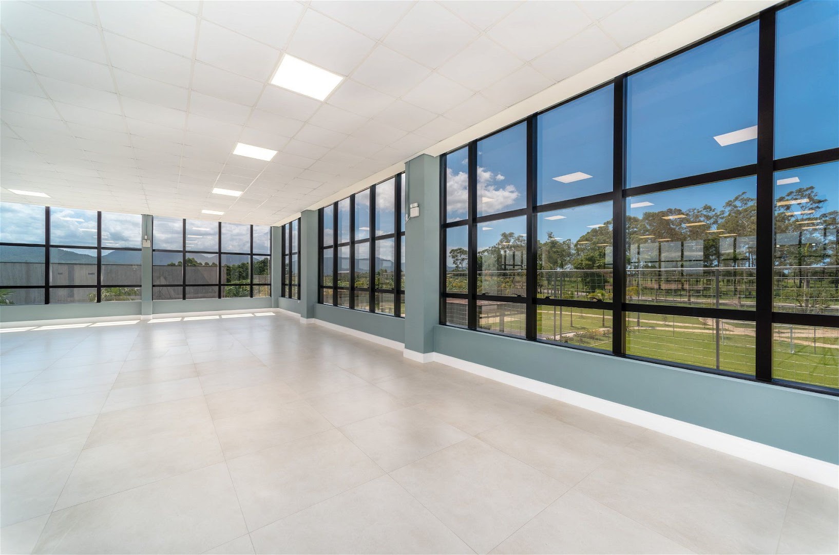 Terreno à venda no Sertão Santa Luzia: 