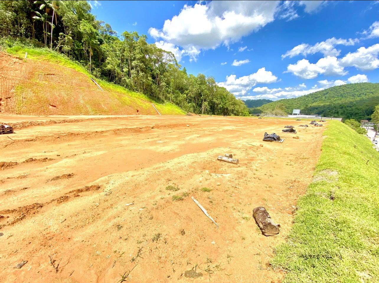 Terreno à venda no Bateas: 