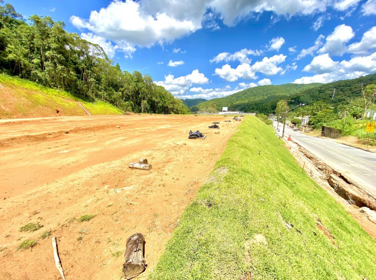 Terreno à venda no Bateas: 