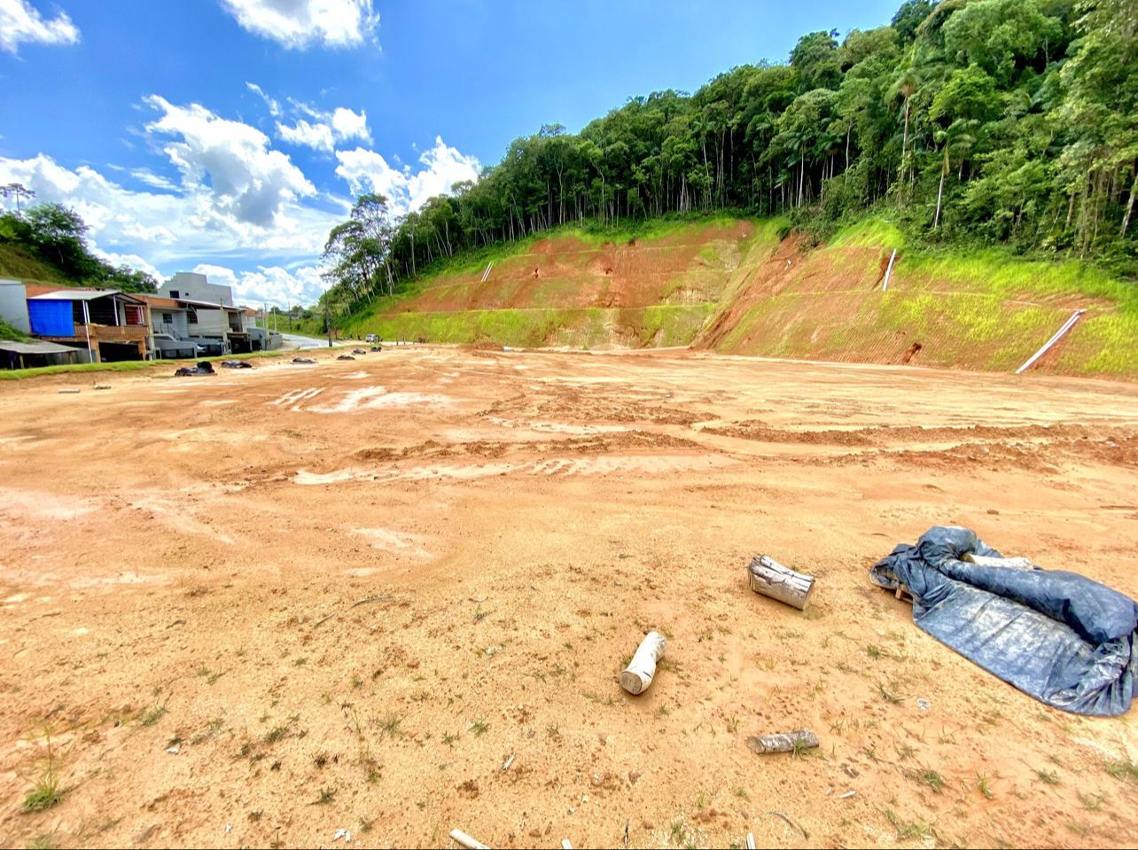 Terreno à venda no Bateas: 