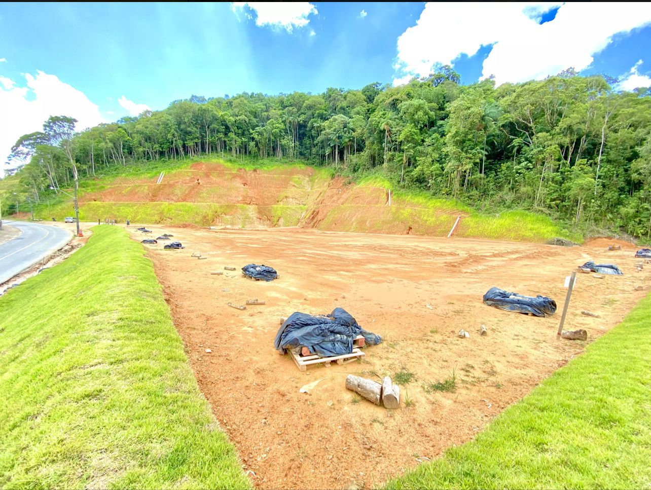 Terreno à venda no Bateas: 