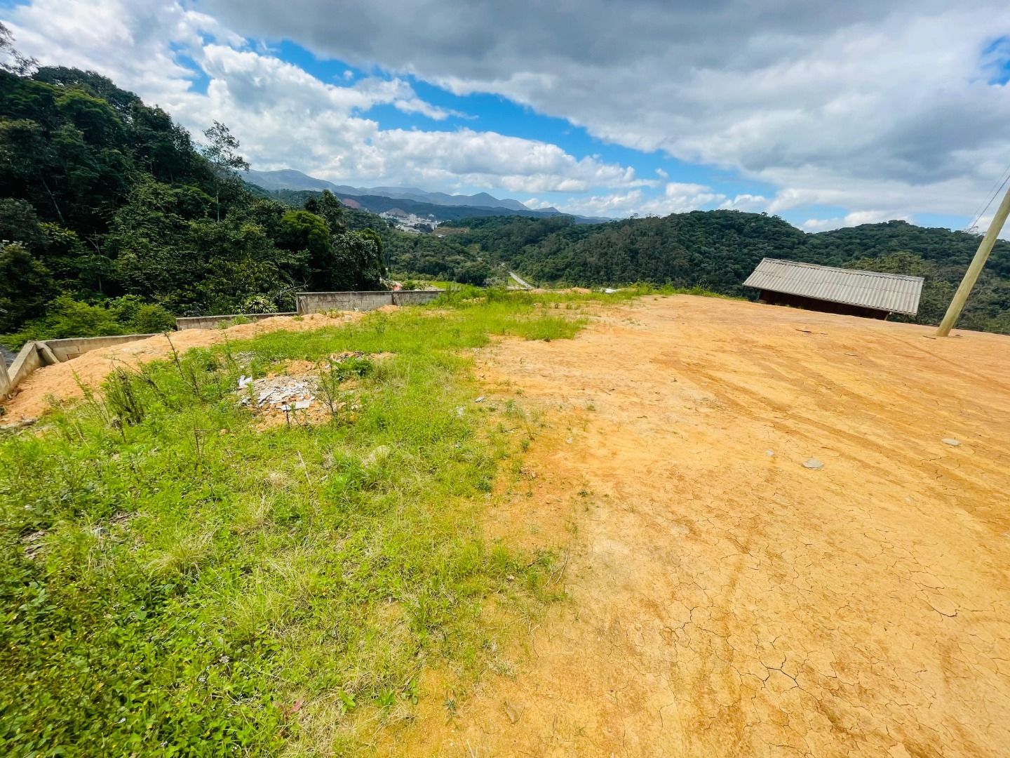 Terreno à venda no Bateas: 